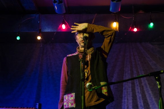 ​На флейте водовосточных труб