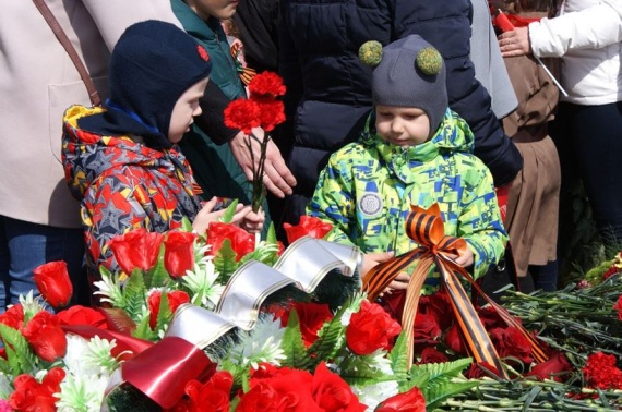День Победы в Сургуте — народные гуляния с патриотизмом и дискомфортом // ФОТО День Победы в Сургуте — народные гуляния с патриотизмом и дискомфортом // ФОТО