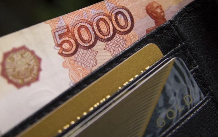 Обнаружившая в такси кошелек с деньгами югорчанка стала фигуранткой уголовного дела