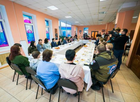 Эвакуированных из Донецка людей в Югре обеспечат работой, медициной и образованием