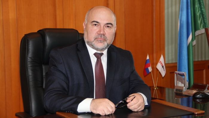 Глава Покачей объявил об отставке — Наталья Комарова ее приняла и вручила коллеге награду