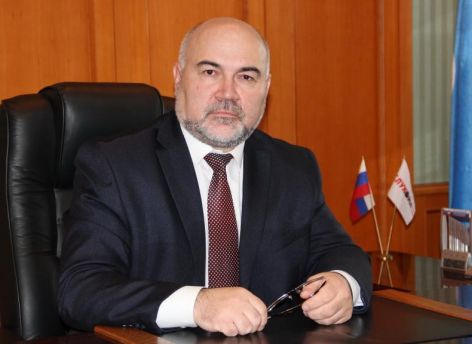 Глава Покачей объявил об отставке — Наталья Комарова ее приняла и вручила коллеге награду