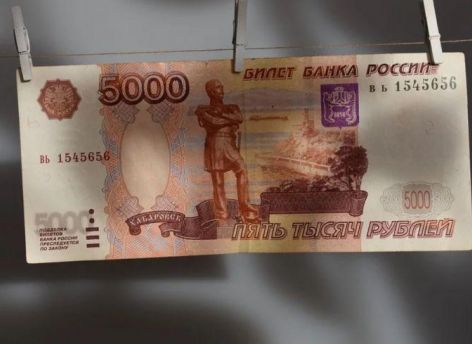 В ХМАО главу нефтяной компании осудят за взятку