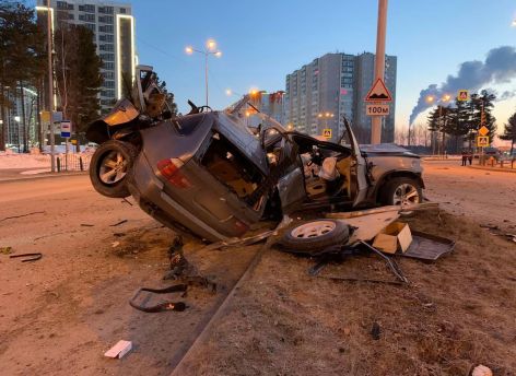 ​В Сургуте BMW разорвало на части – погиб водитель