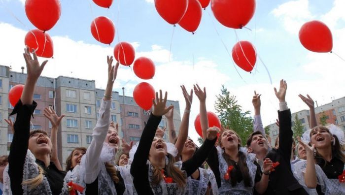 ​Выпускные вечера в школах Югры в этом году пройдут в обычном режиме