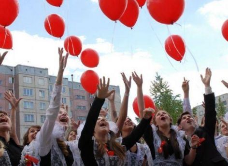Выпускные вечера в школах Югры в этом году пройдут в обычном режиме