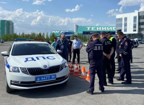 Полицейских Югры учат ездить по неровным дорогам