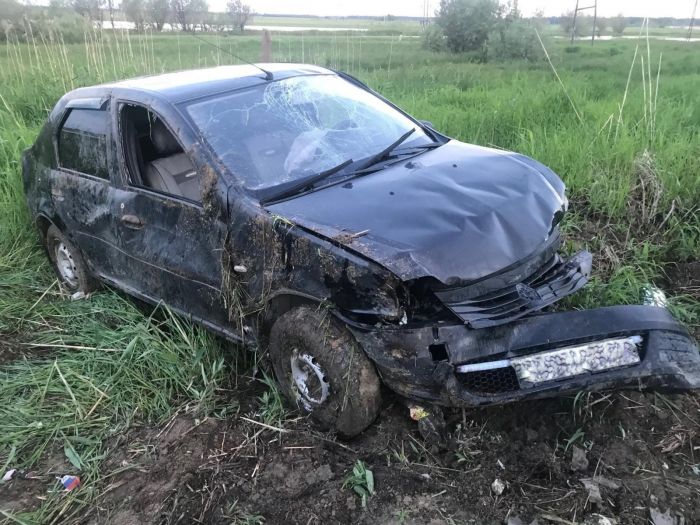 ​В Нефтеюганске пьяный пенсионер на Renault врезался в опору ЛЭП