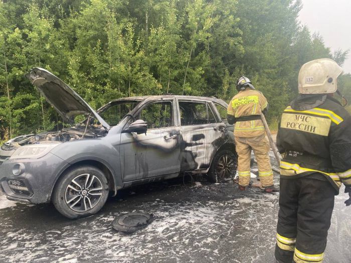 В Ханты-Мансийске на заправке взорвался автомобиль – пострадали супруги