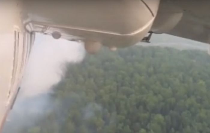 17 самолетов и 9 вертолетов тушат лесные пожары в ХМАО