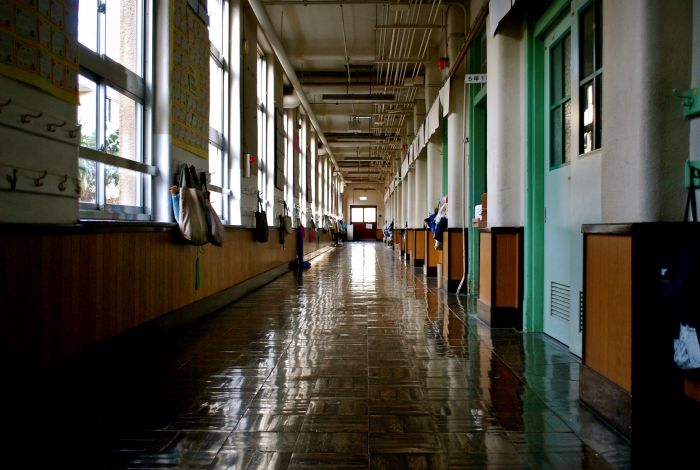 В школе Ижевска открыли стрельбу, есть пострадавшие
