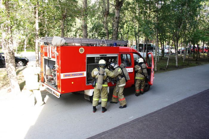 Пожарные спасли 12 югорчан за неделю