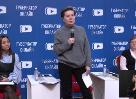 Наталья Комарова провела трехчасовую встречу с нефтеюганцами