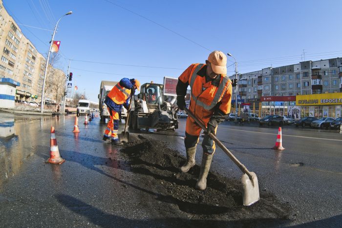 За летний период в Сургуте ликвидировали более 8000 метров колеи