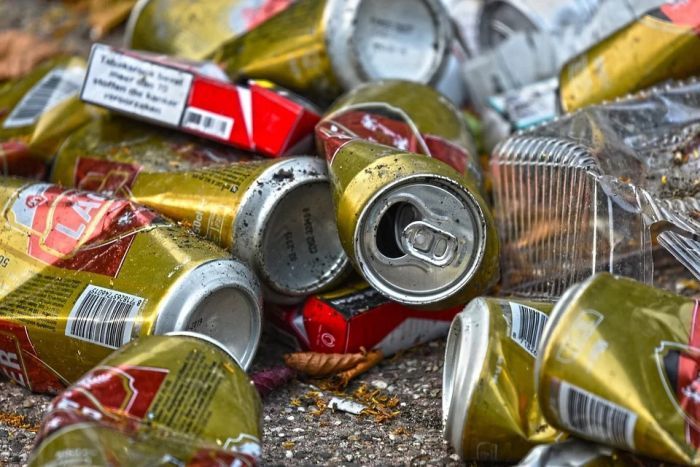 В дачном товариществе Сургутского района дорогу засыпали отходами