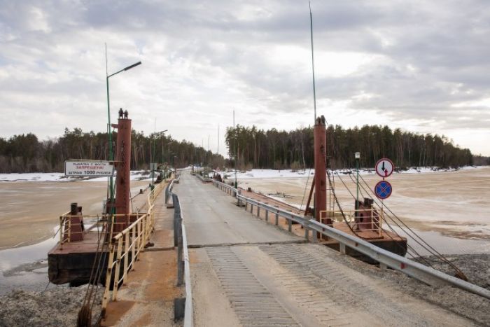 ​Югорчане продолжат пользоваться мостом через реку Лямин и зимой – разводить его не будут