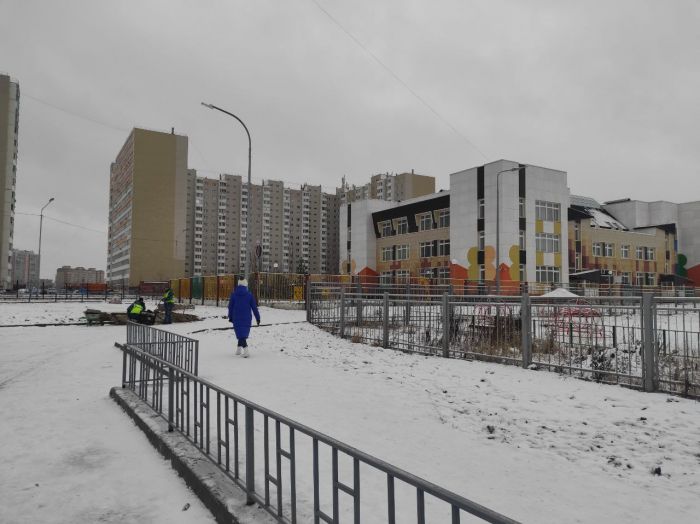 В Сургуте завершили строительство парковки в 32 микрорайоне 