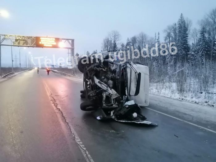 Два человека пострадали в ДТП на югорской трассе из-за нарушения ПДД