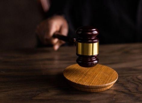 Югорчанин проведет 16 лет в колонии за неоднократное насилие над 14-летней падчерицей