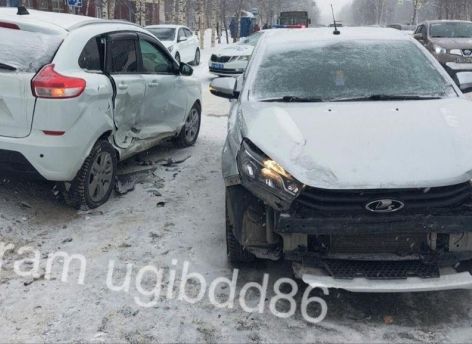 Пожилой вартовчанин на легковушке пострадал в ДТП