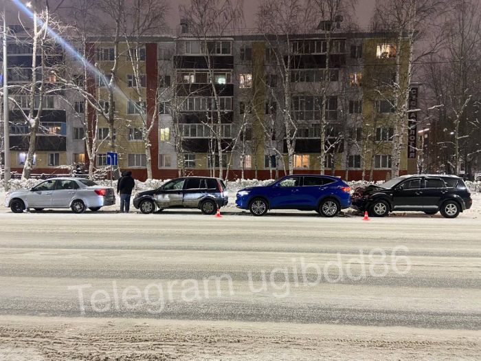 В Сургуте пьяный водитель учинил массовое ДТП