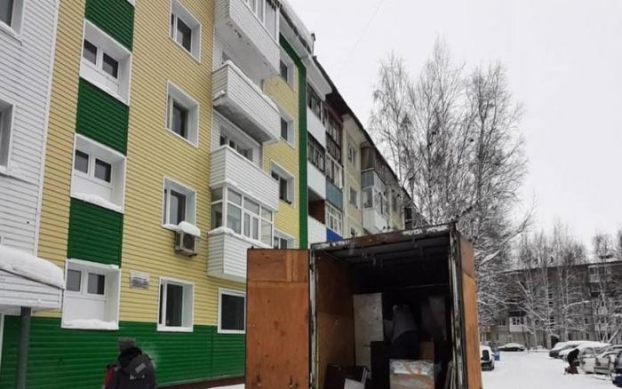 ​Из разрушенного при взрыве газа дома в Нижневартовске заканчивают вывозить вещи