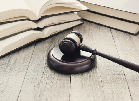 Экс-сотрудницу Фонда капремонта будут судить в ХМАО за взятки