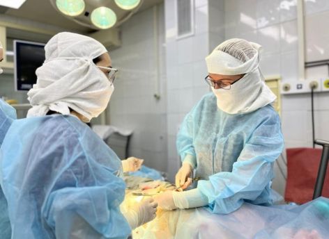 Сургутские врачи удалили юной пациентке десятисантиметровую кисту яичника