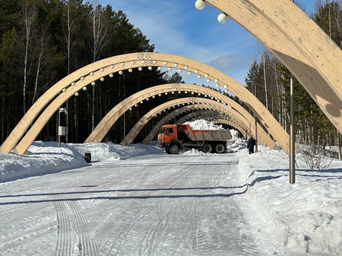За два дня в Сургуте выпала половина месячной нормы снега