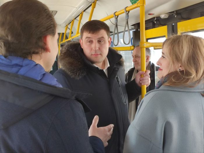 Сургутские чиновники, депутаты и общественники прокатились на новом маршруте
