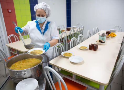 Федеральные чиновники оценили систему школьного питания в Югре
