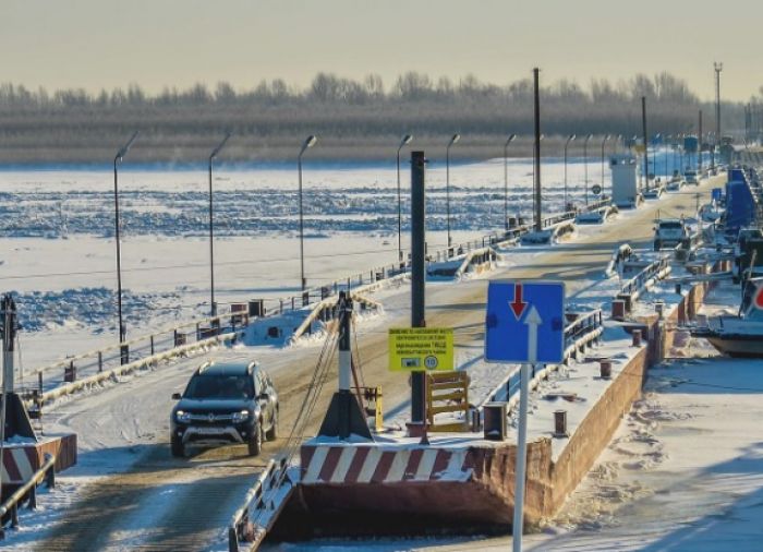 В Югре из-за потепления закрывают наплавные мосты через Обь