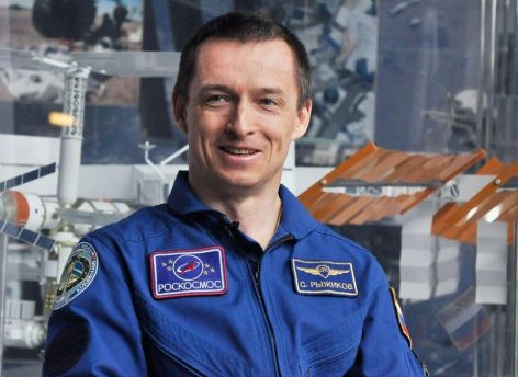 Космонавт Сергей Рыжиков встретился с детьми из Югры