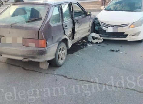 Годовалая девочка и женщина пострадали в ДТП в Нижневартовске