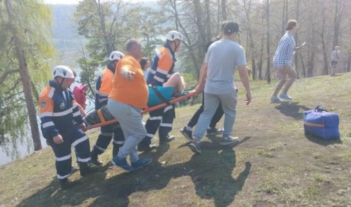 В Башкирии со скалы сорвался турист из ХМАО