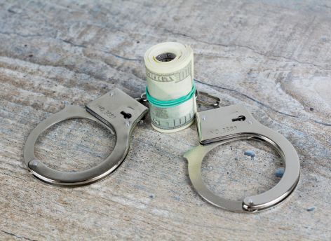 Более 241 миллиона рублей югорчане перевели дистанционным мошенникам в 2023 году
