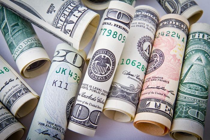 Курс доллара превысил 92 рубля, евро - 100 рублей