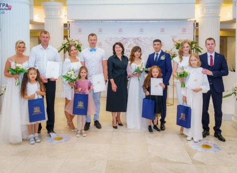 323 новые семьи появятся в ХМАО за два дня