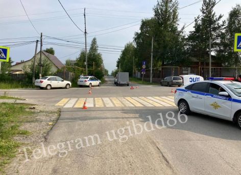 В Нягани семилетняя девочка на велосипеде угодила под автомобиль на «зебре»