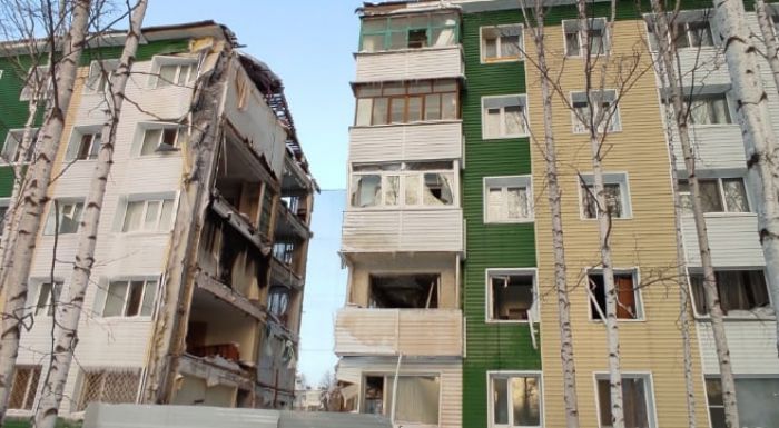 В Нижневартовске рухнула стена в доме, где зимой взорвался газ