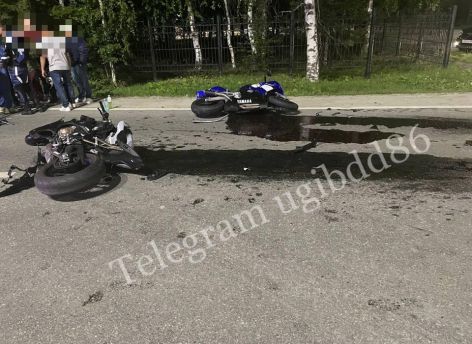 В Ханты-Мансийске в аварии с мотоциклами пострадали три человека
