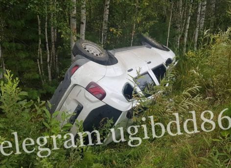 Водитель «Нивы» отправил Renault в кювет на югорской трассе
