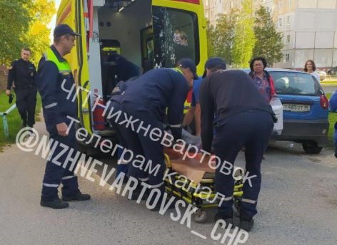 42-летняя вартовчанка выпала из окна пятого этажа