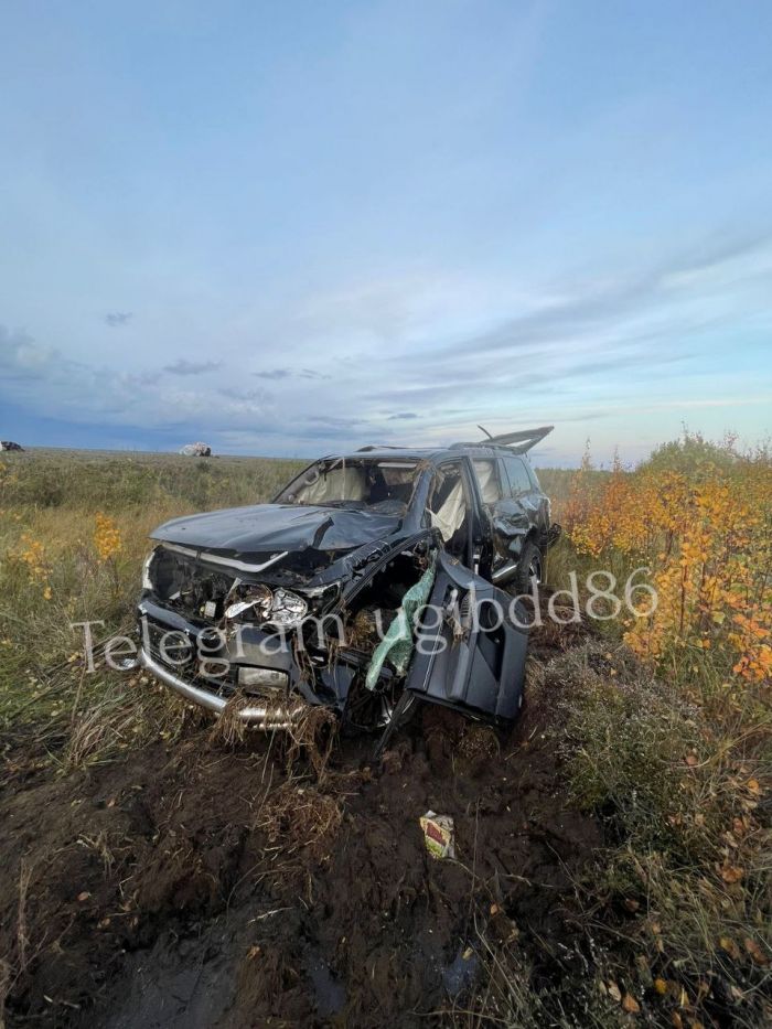 На трассе «Югра» водитель Toyota улетел в кювет и скончался до приезда скорой