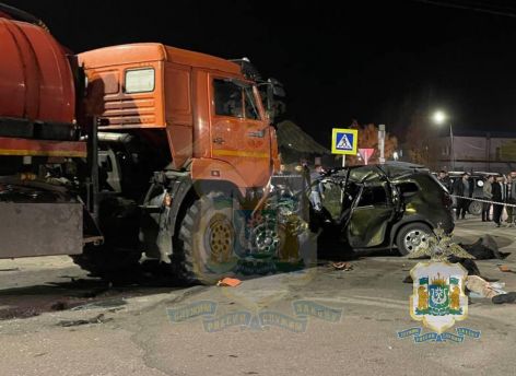 В Югре столкнулись «КамАЗ» и Renault - один человек погиб, двое попали в больницу