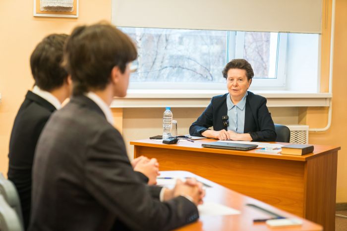​Наталья Комарова провела «Урок о важном» для нижневартовских выпускников