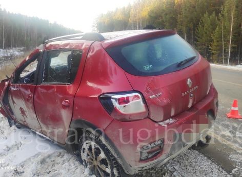 Автоледи слетела в кювет на высокой скорости в Кондинском районе 
