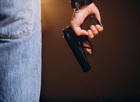 Жители Нижневартовска сообщили о стрельбе возле школы №12