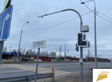 Светофор появился на региональной дороге в Нефтеюганском районе