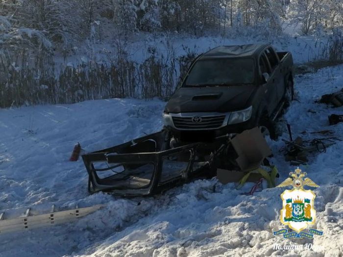 В Сургутском районе погиб водитель улетевшего в кювет внедорожника